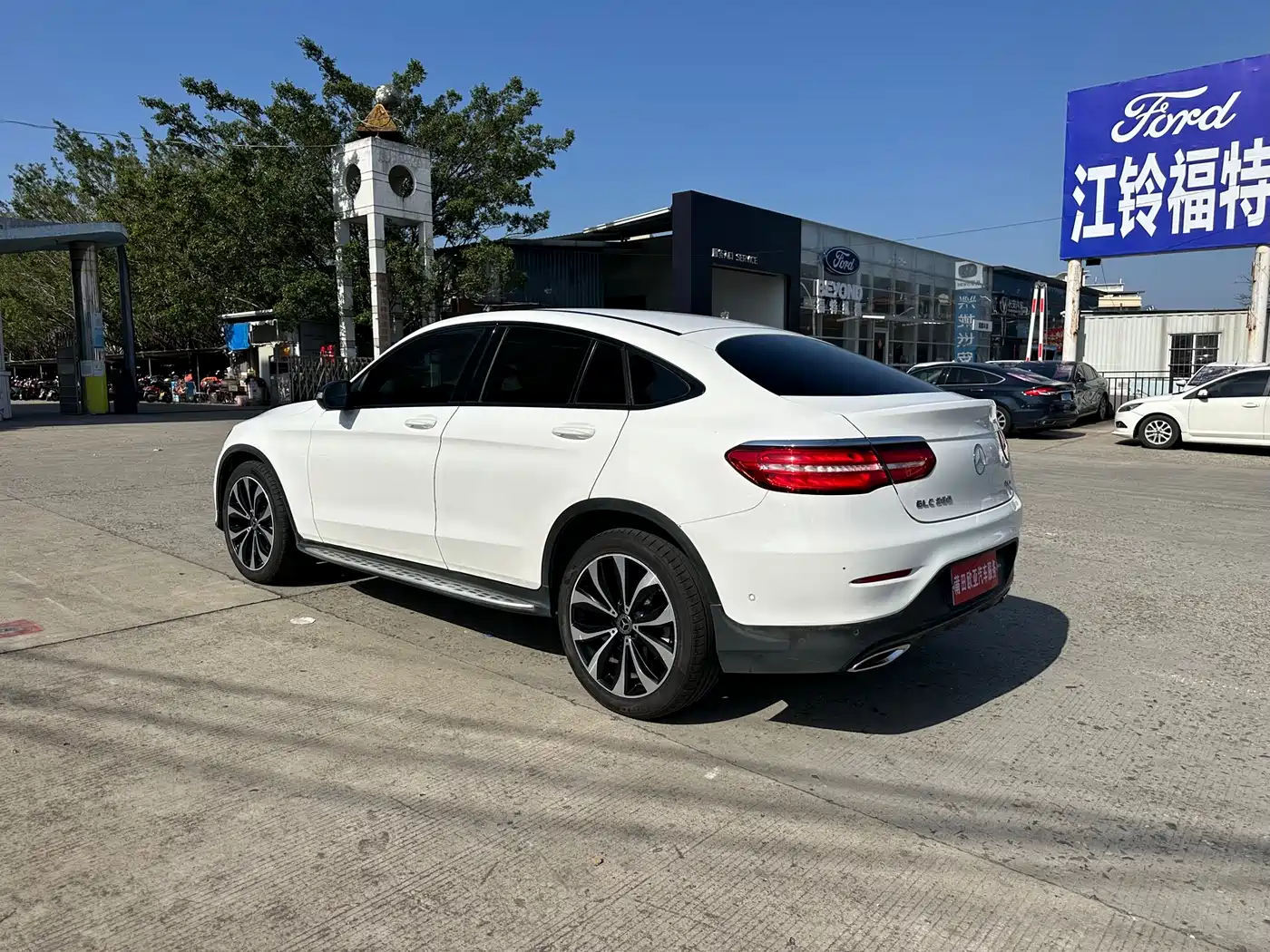 Mercedes-Benz GLC Coupe 2018 GLC 260 4MATIC Coupe SUV фото 6