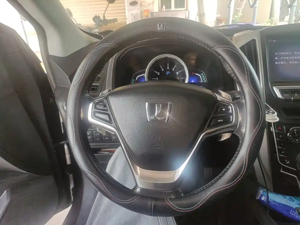 Luxgen U6 SUV 2015 2014 2.0T Wisdom Premium