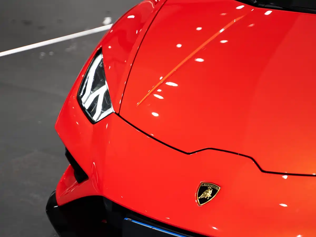 LAMBORGHINI HURACÁN