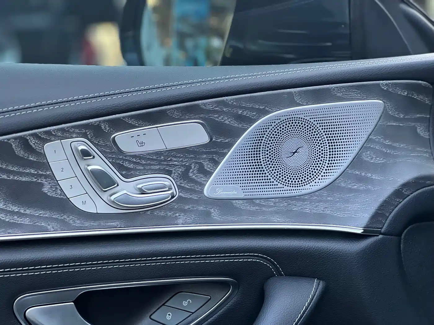 Mercedes-Benz CLS 2023 Model CLS 300 Sport Version фото 13