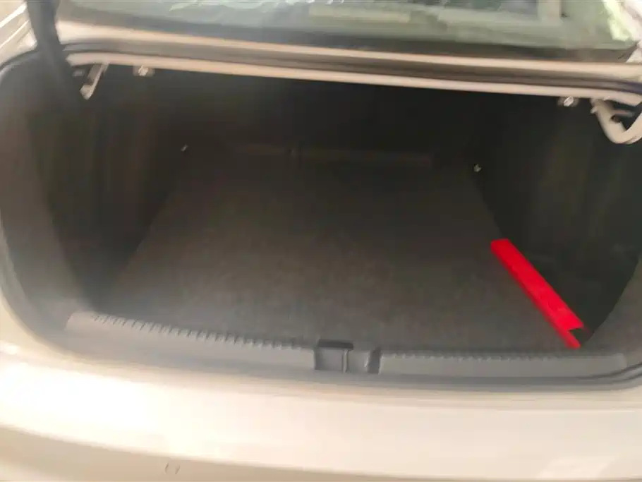 Volkswagen Sagitar 2018 1.6L Automatic Comfort фото 4