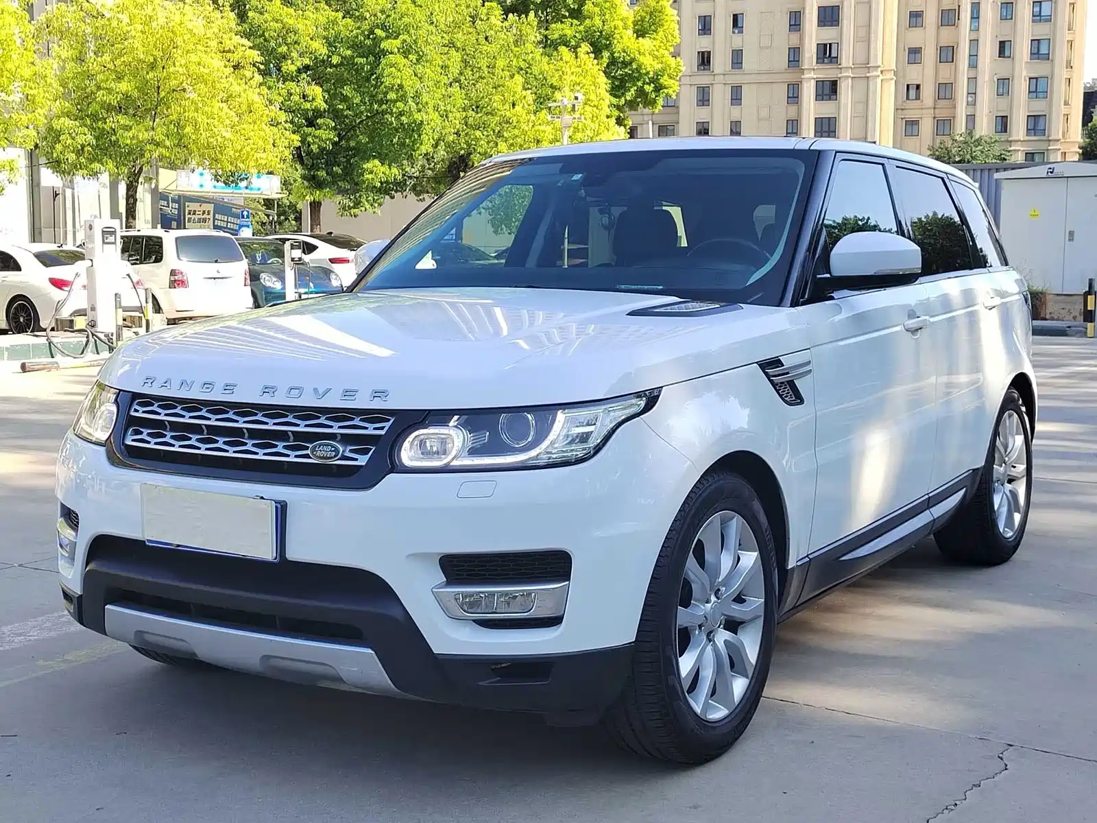 Фото 1 - Land Rover Range Rover Sport