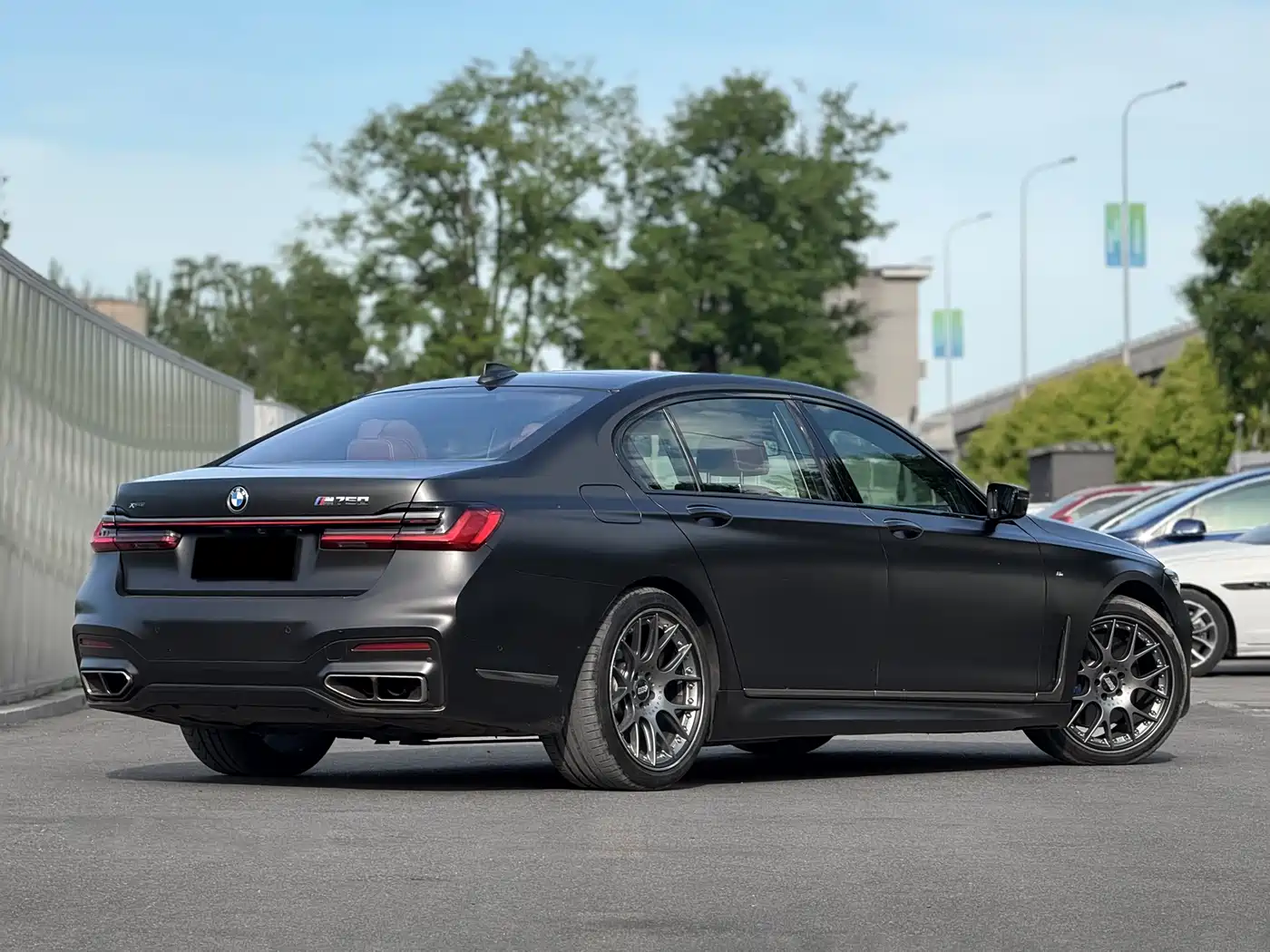 BMW 7 Series 2017 750Li xDrive Customized Edition (4-Seater) фото 19