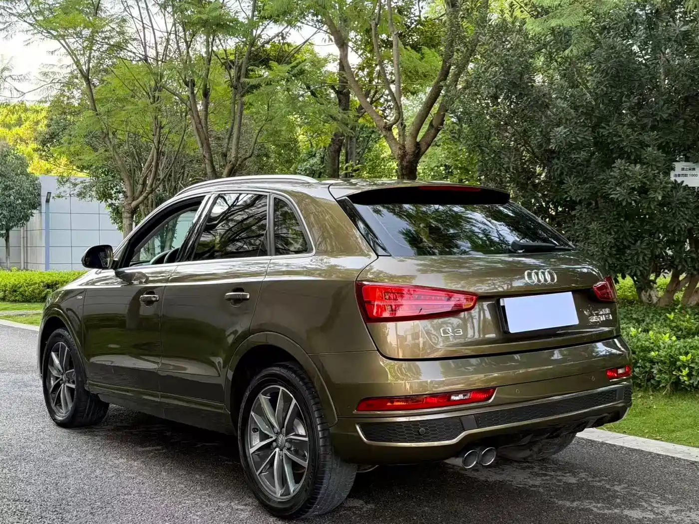 Фото 6 - Audi Q3