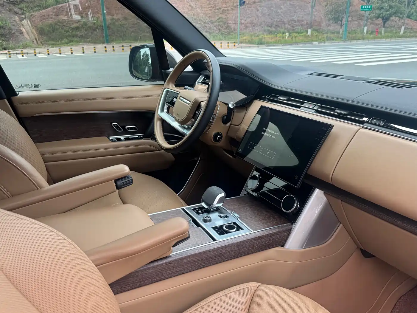 Land Rover Range Rover 2023 3.0 L6 400PS Genesis Extended Version фото 6