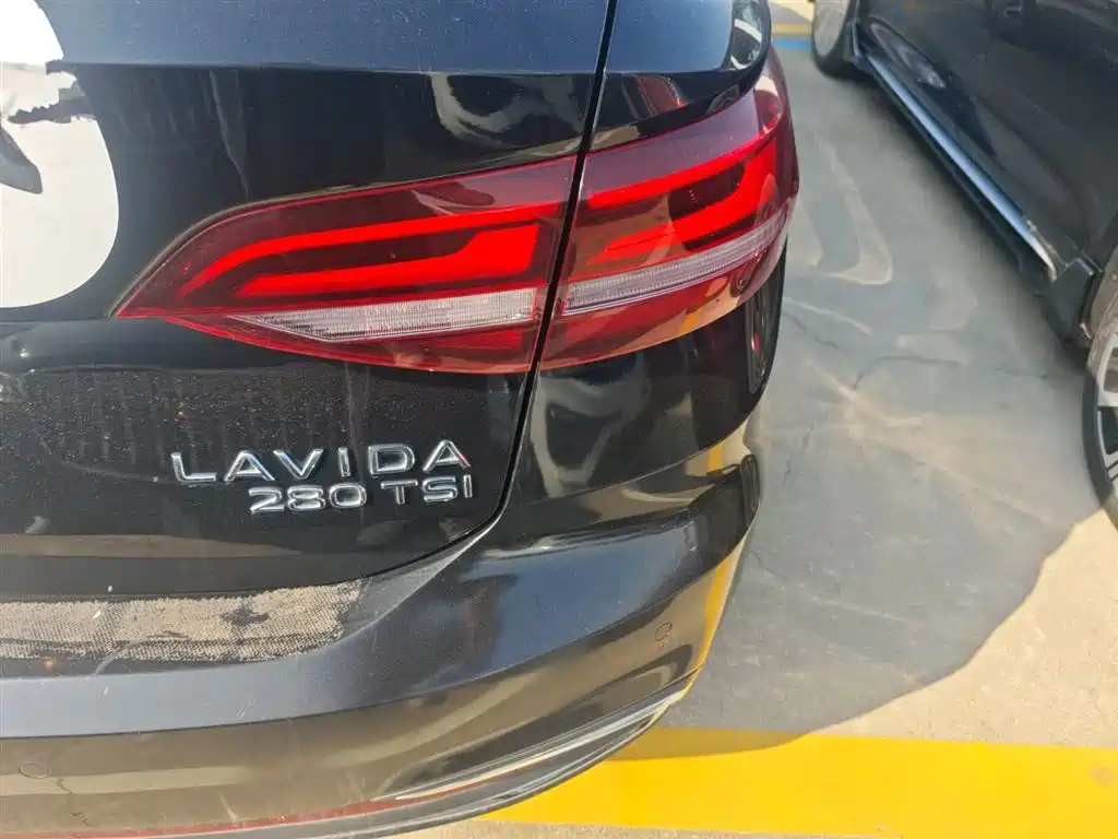 Volkswagen Lavida 2023 280TSI DSG Comfort Edition фото 24