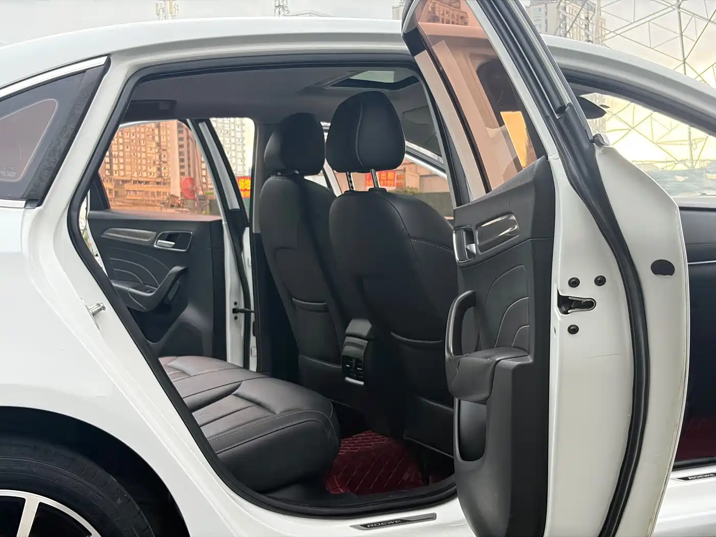 Roewe i6 2018 2017 20T Auto Internet Smart Premium Edition
