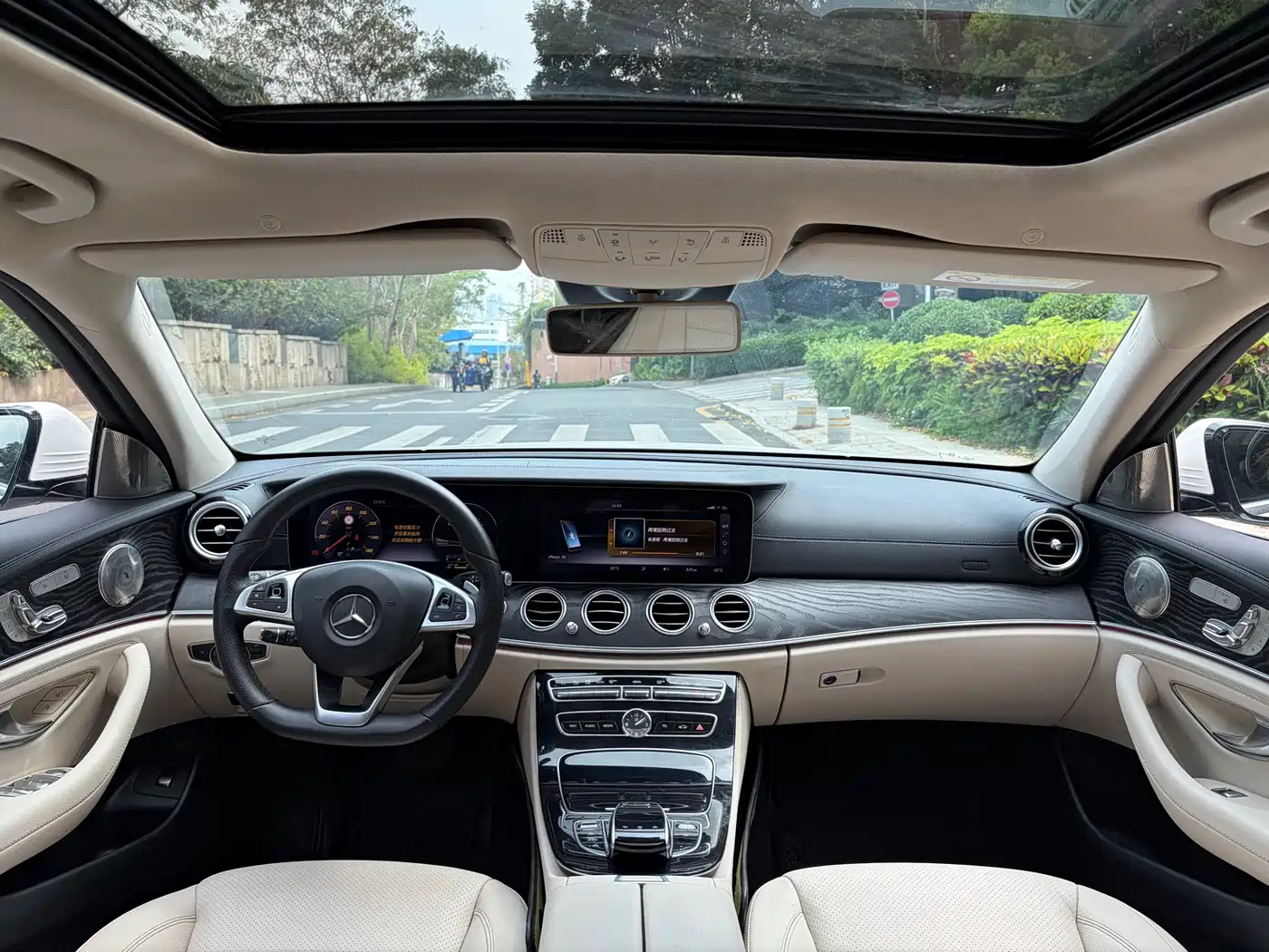 Mercedes-Benz E-Class 2016 E 300 L Sport Fashion Type фото 12