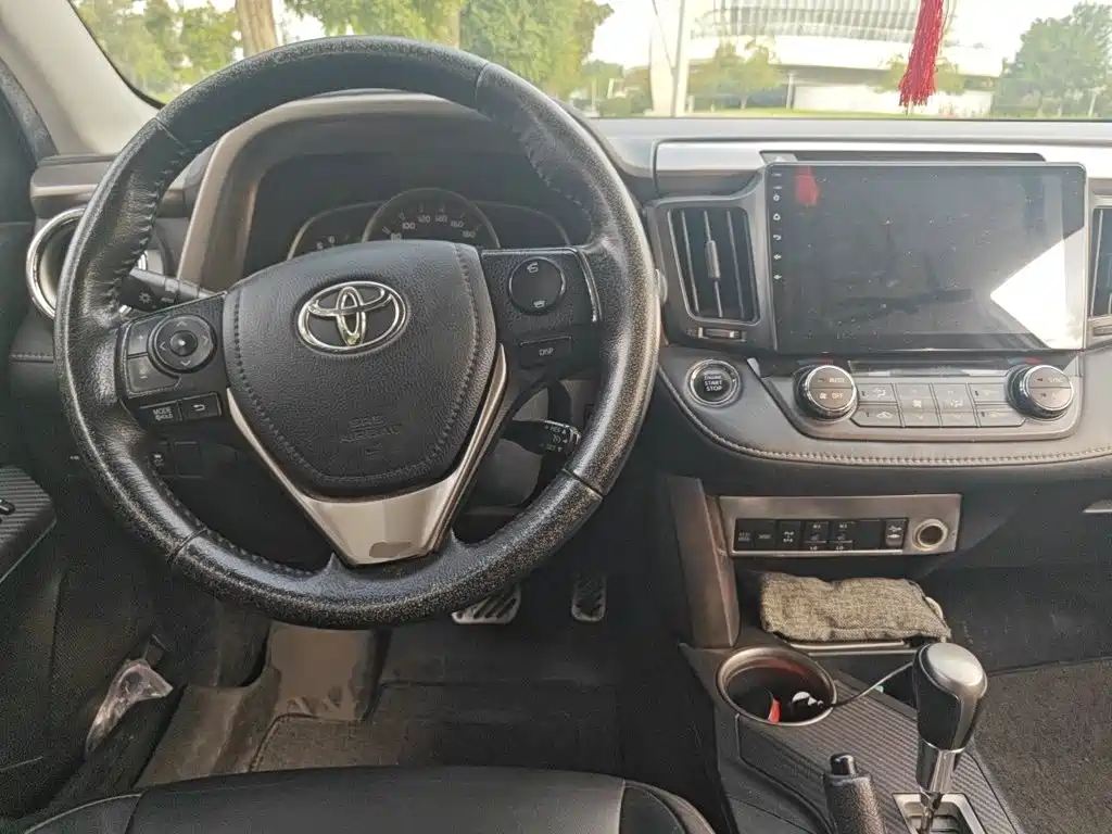 Фото 10 - Toyota RAV4 Rongfang