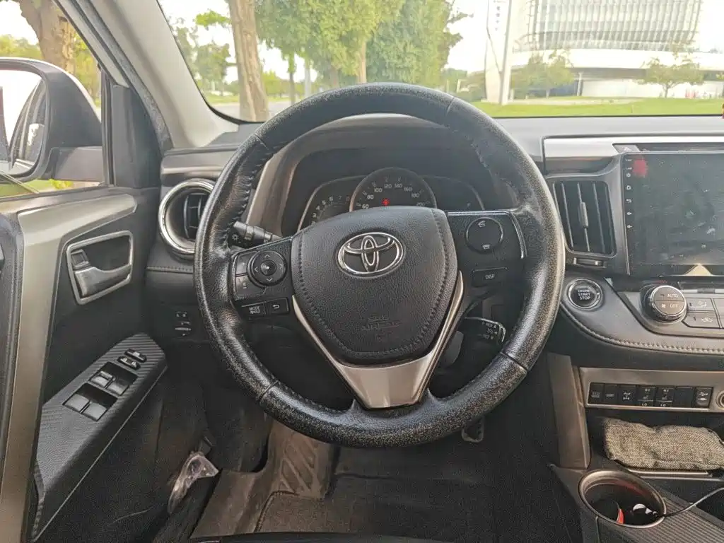 Фото 11 - Toyota RAV4 Rongfang