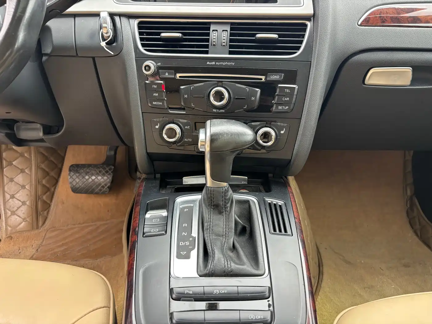 Audi A4L 2015 35 TFSI Auto Comfort фото 9
