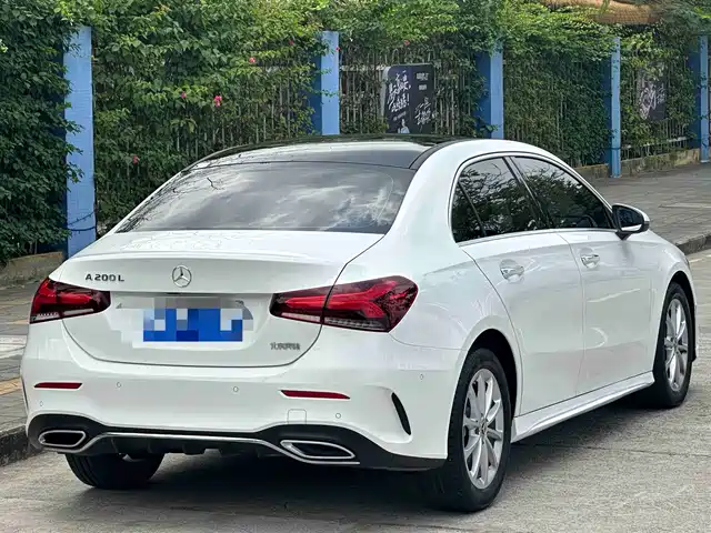 Mercedes-Benz A-Class 2022 Facelift A 200 L Sport Sedan Fashion Style — фото 4