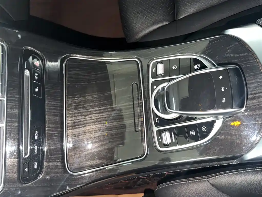 Mercedes-Benz GLC 2018 Facelift GLC 260 4MATIC Luxury фото 4