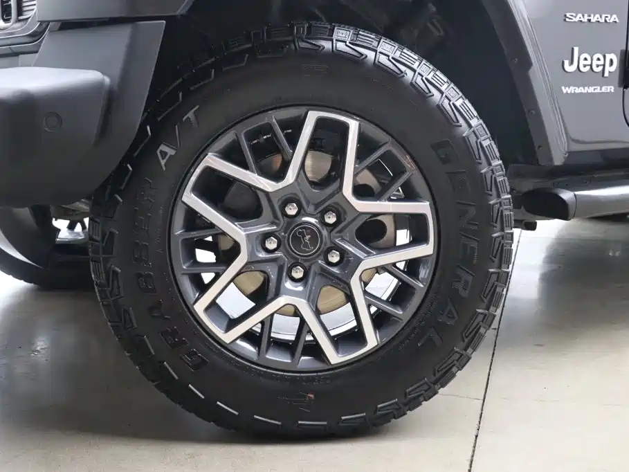 Jeep Wrangler 2024 2024 Model 2.0T Sahara Four-Door Version