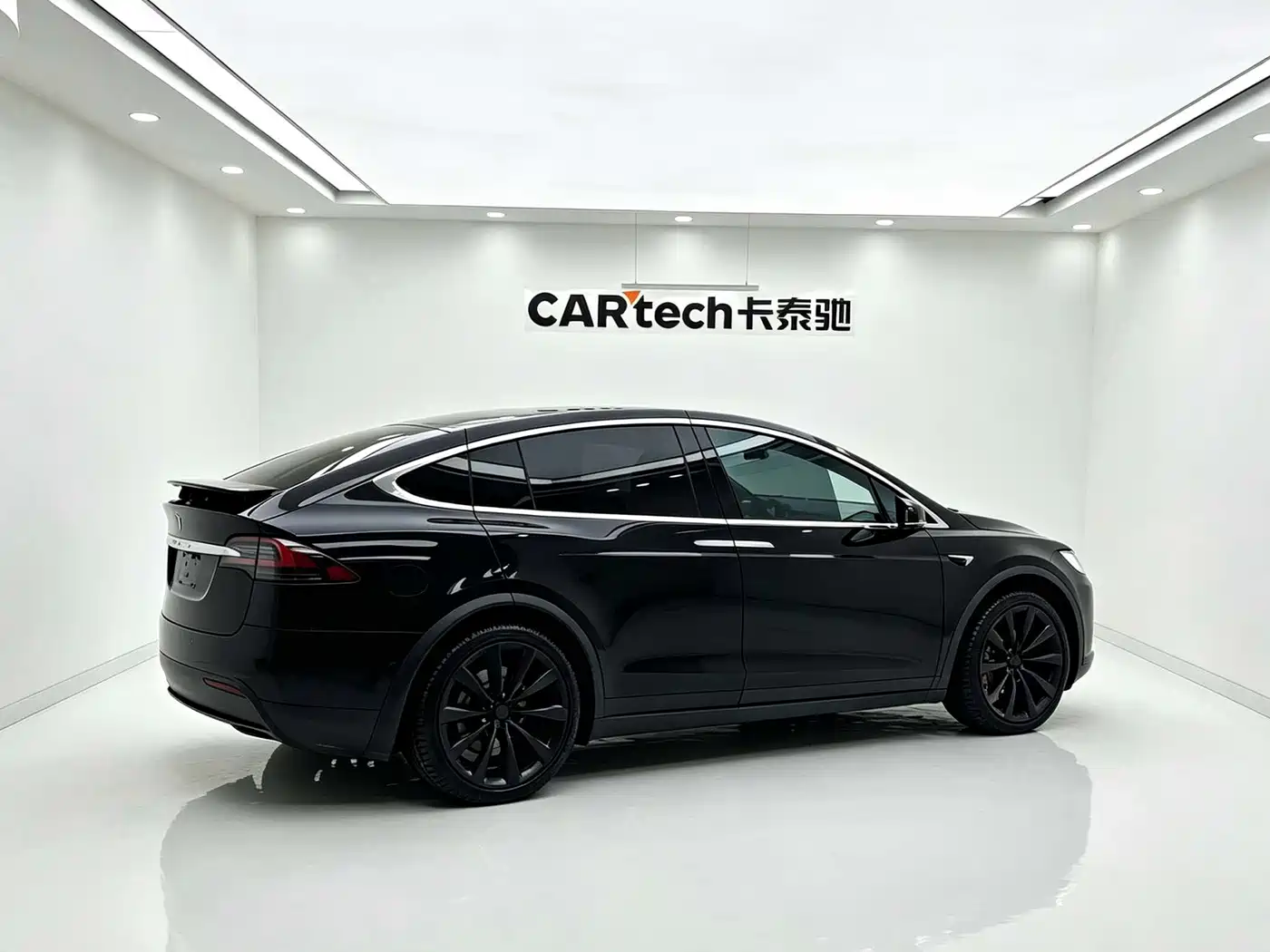 Фото 9 - Tesla Model X