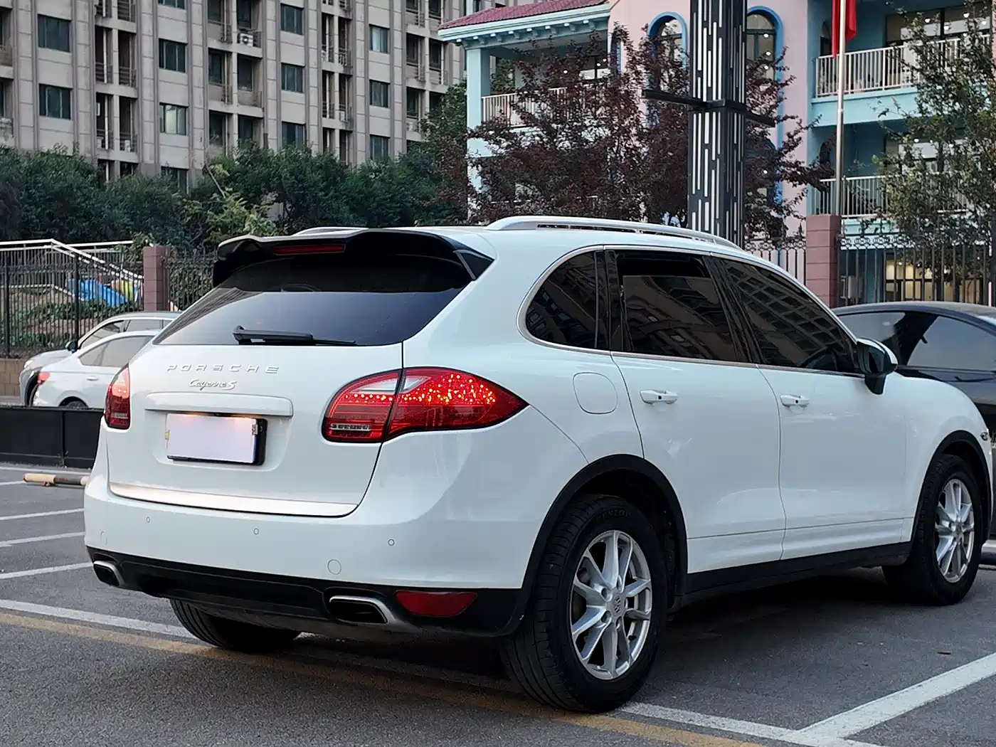 Porsche Cayenne 2011 Cayenne S 4.8L фото 4
