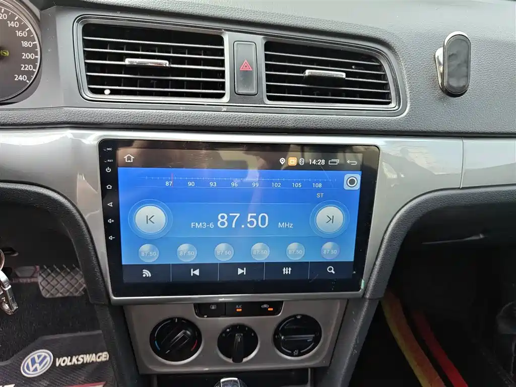 Volkswagen Lavida 2015 1.6L Automatic Trend Edition фото 9
