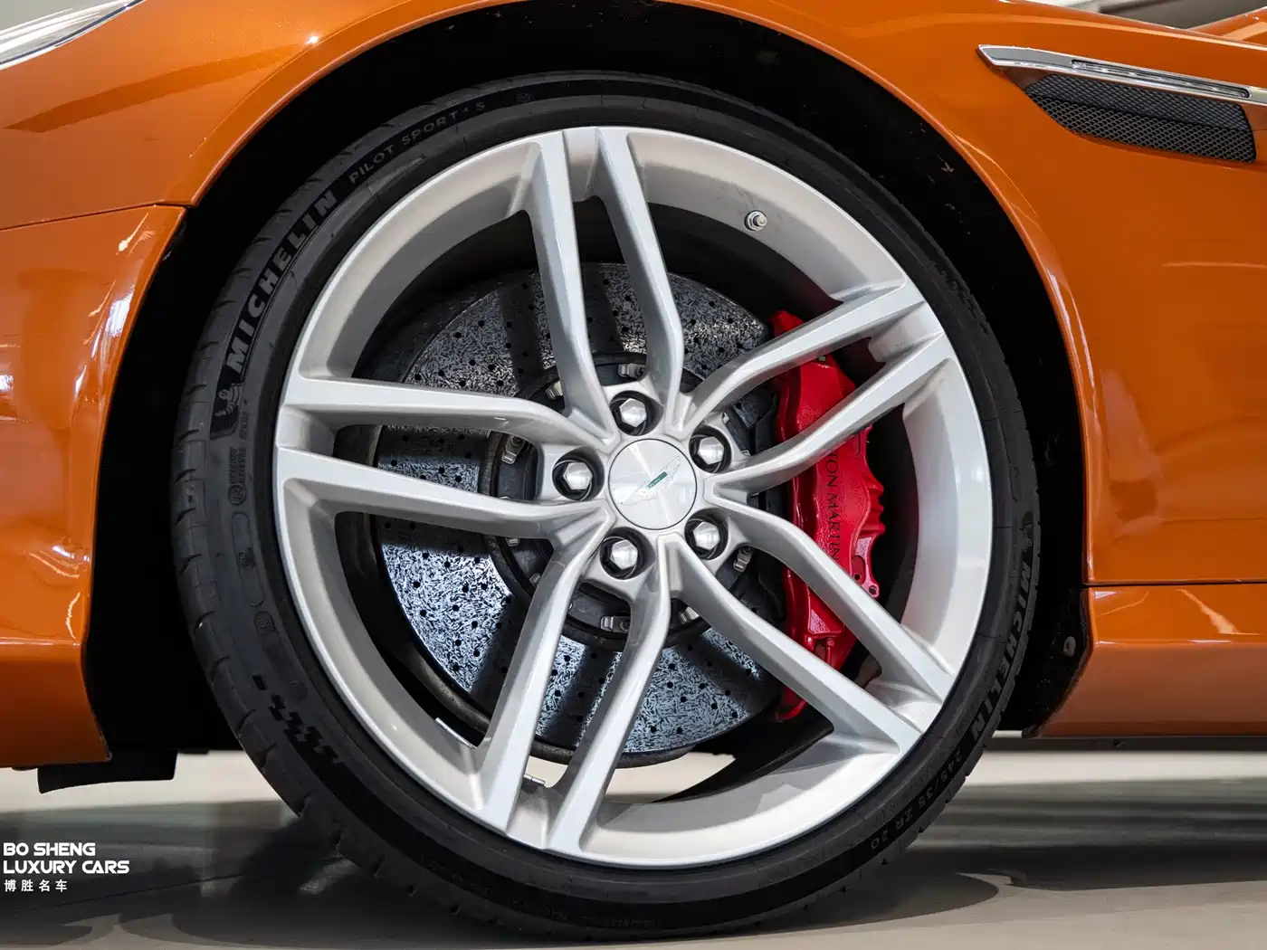 Aston Martin Virage 2012 6.0 Coupe фото 10