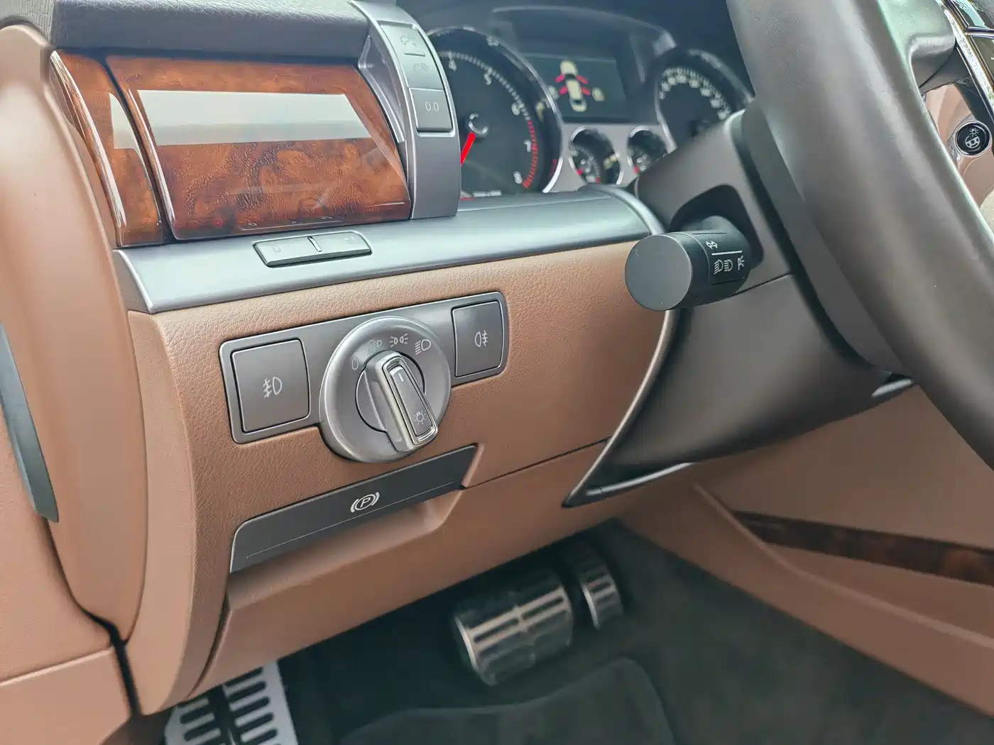 Volkswagen Phaeton 2015 Model 3.0L Smart Enjoyment Edition фото 21