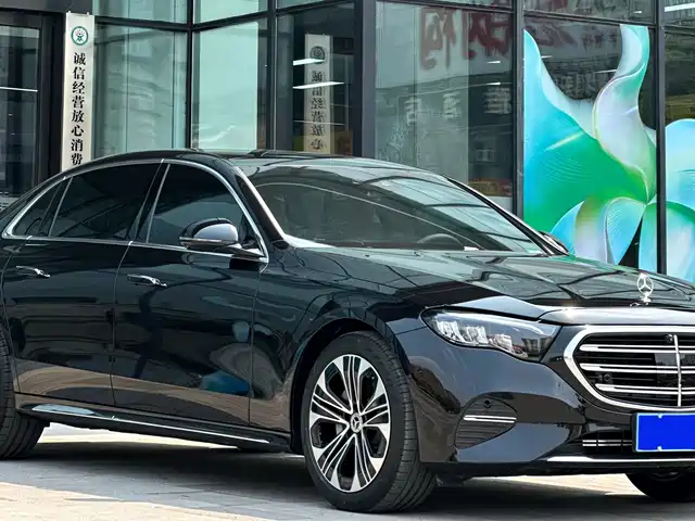 MERCEDES-BENZ E CLASS