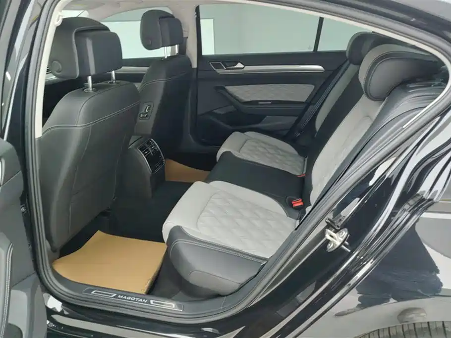 Volkswagen Magotan 2023 Model 2 Million Units Commemorative Edition 280TSI DSG Leading Version фото 11