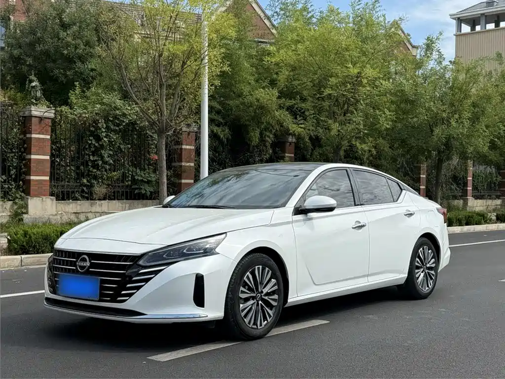 Nissan TEANA