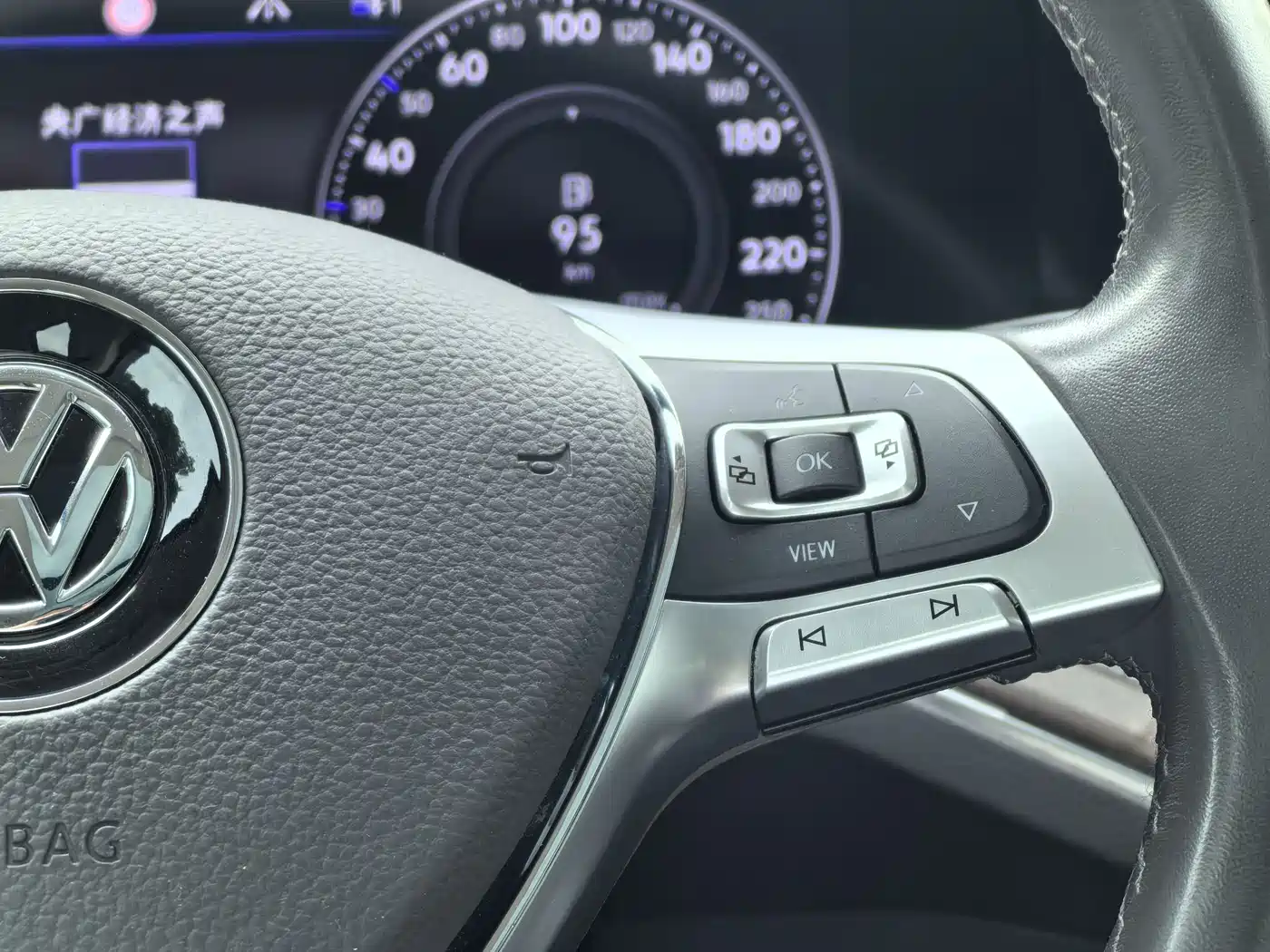 Volkswagen Touareg 2020 3.0TSI Enjoyment Edition China VI фото 17