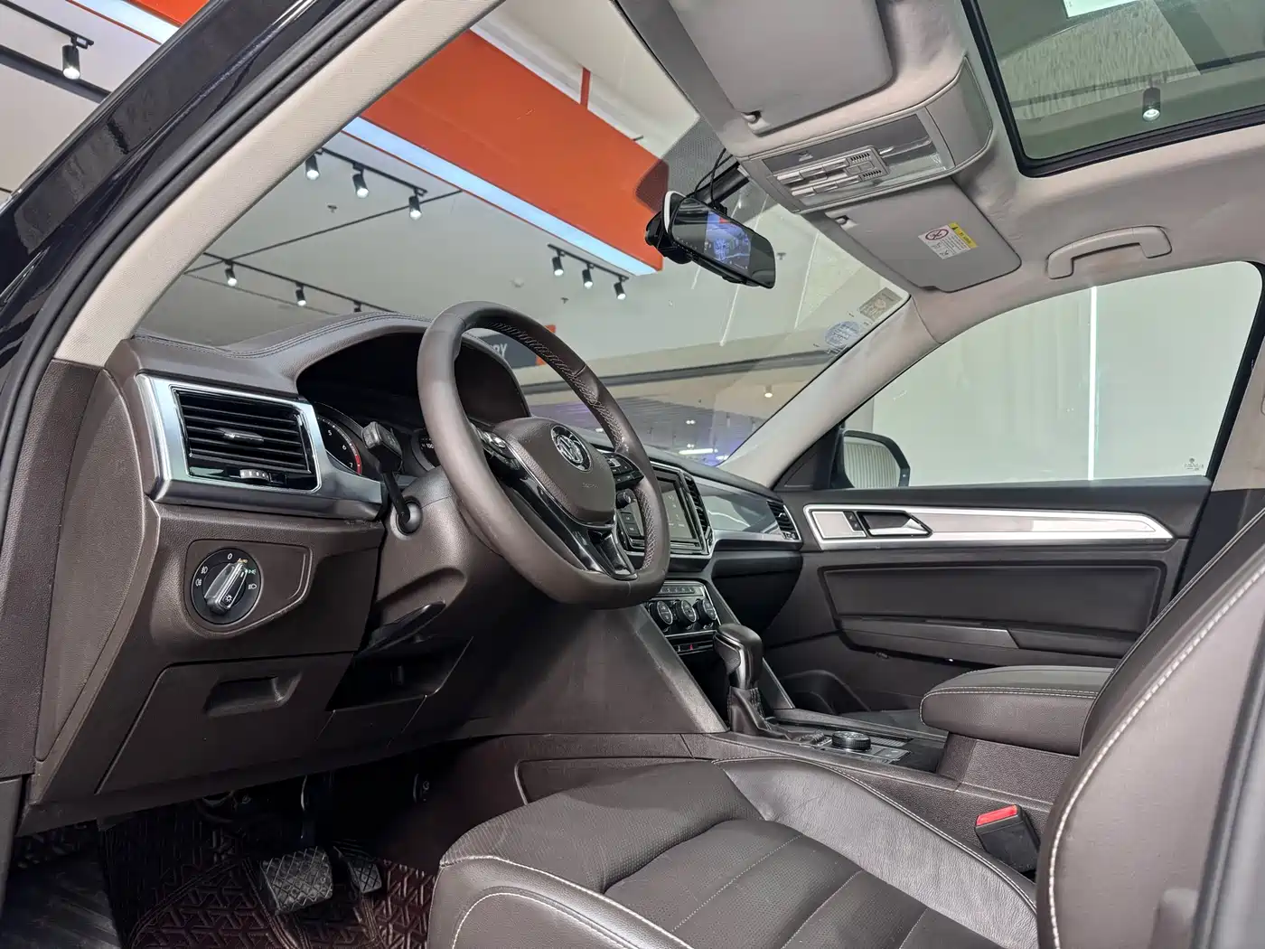 Volkswagen Teramont 2019 380TSI 4WD Luxury Edition China VI фото 11