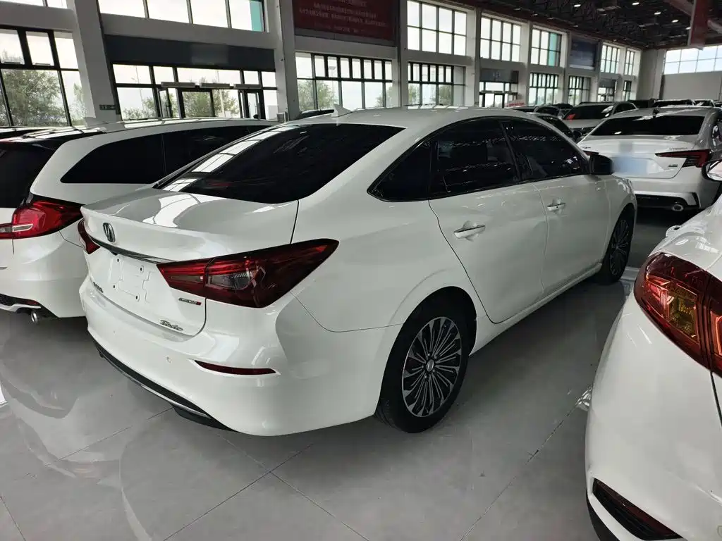 Фото 5 - Changan Eado