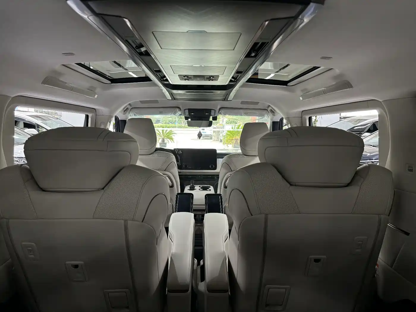 Lexus LM 2026 2023 500h 6-Seater Prestige Edition
