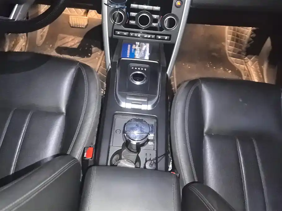 Land Rover Discovery Sport 2017 2.0T SE фото 16