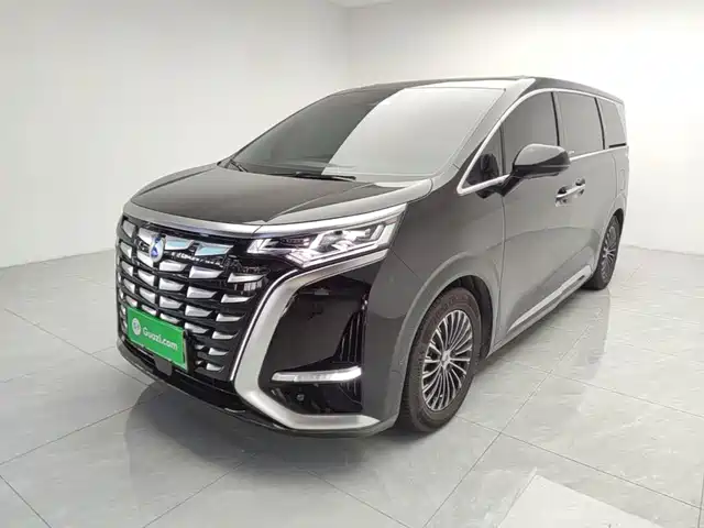 Denza D9 DM-i 970, Полный привод Флагман