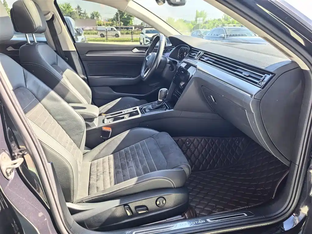 Volkswagen Magotan 2020 330TSI DSG Luxury фото 20