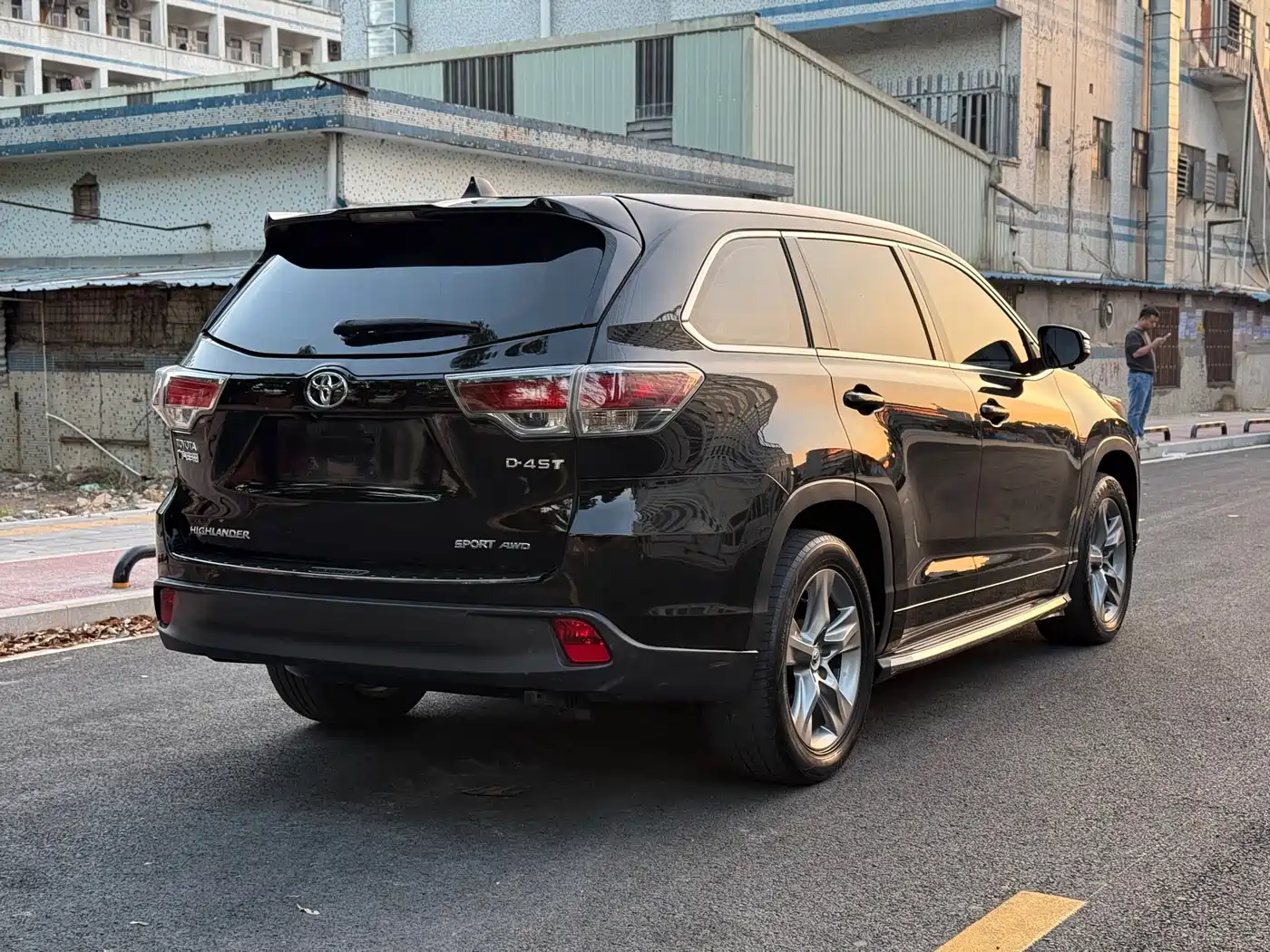 TOYOTA HIGHLANDER