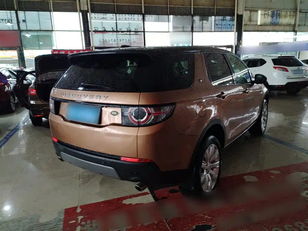 Land Rover Discovery Sport 2016 2.0T Launch Limited Edition фото 7