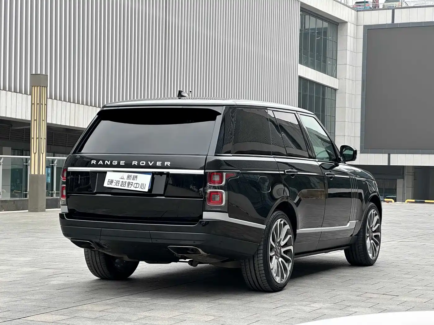 Фото 20 - Land Rover Range Rover