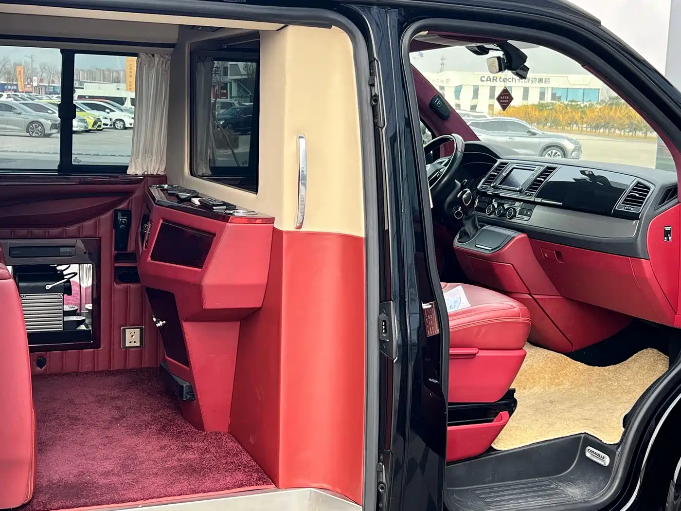 Volkswagen Caravelle 2018 2018 2.0TSI 4WD Luxury Edition 7-Seater