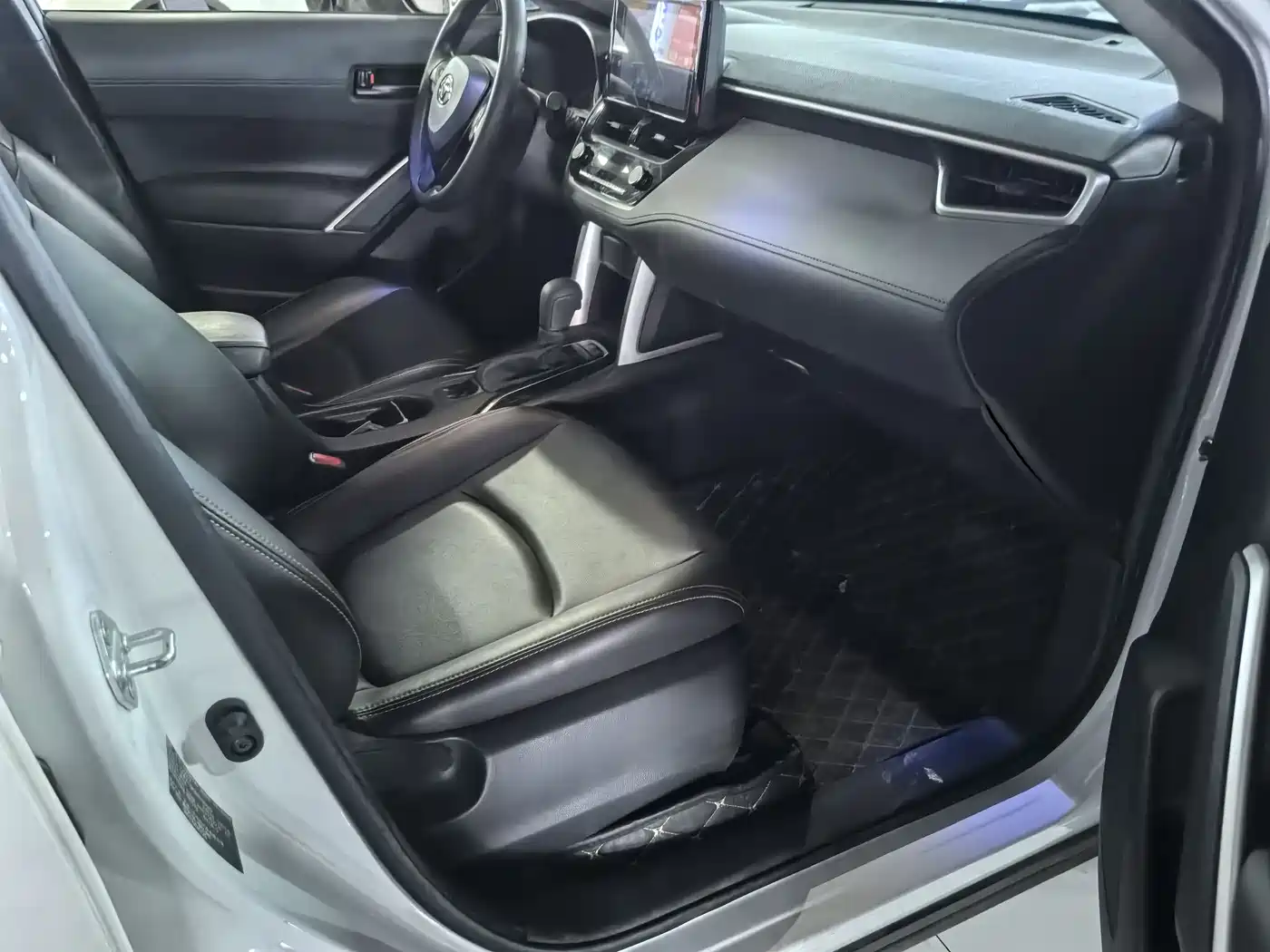 Toyota Corolla Cross 2022 2.0L Luxury Edition фото 12