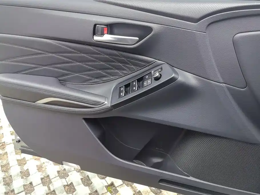 Toyota Avalon 2022 Hybrid 2.5L XLE Premium Edition фото 7