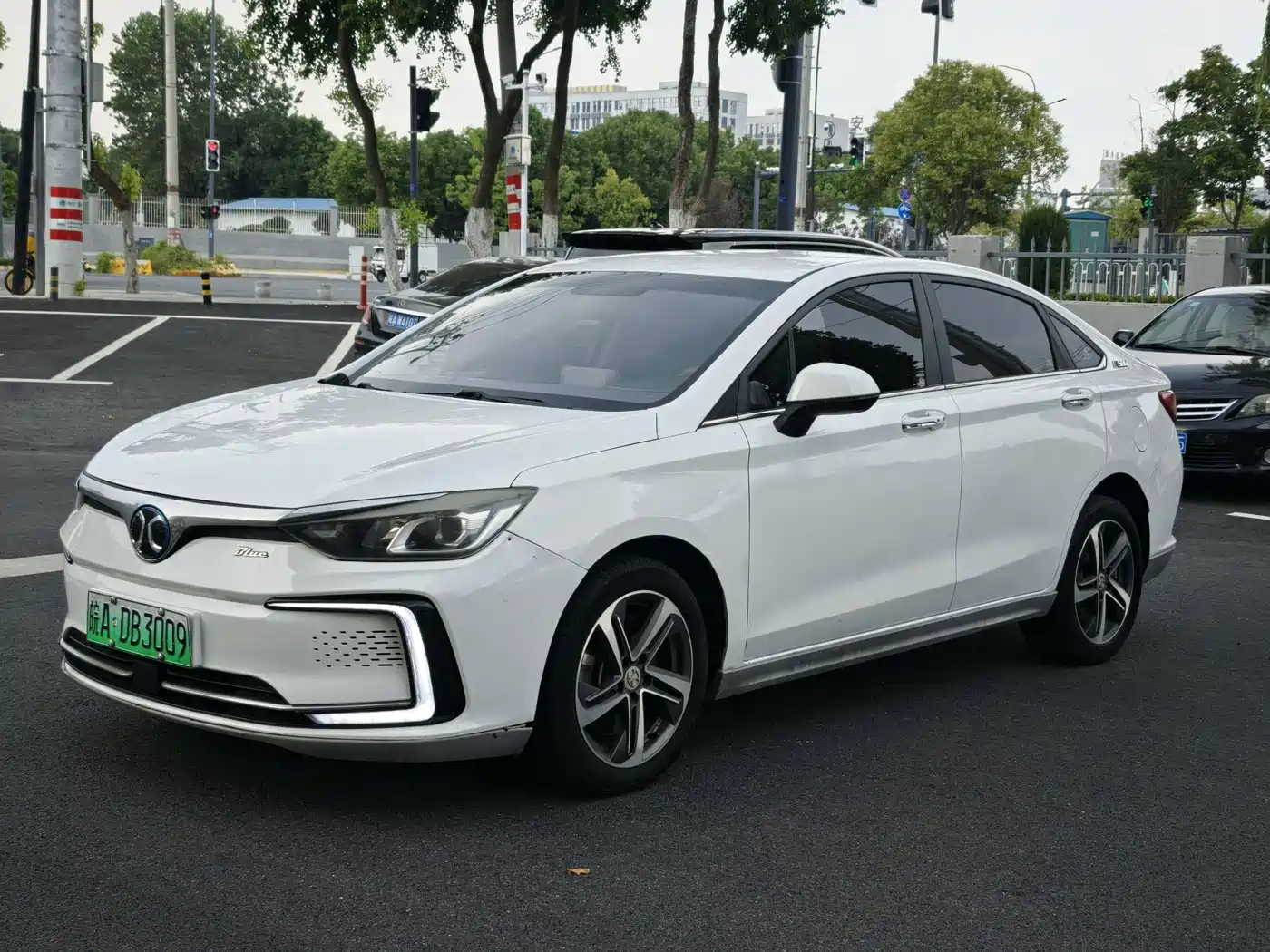 BAIC Beijing EU5 2019 2018 R500 Smart Wind Edition