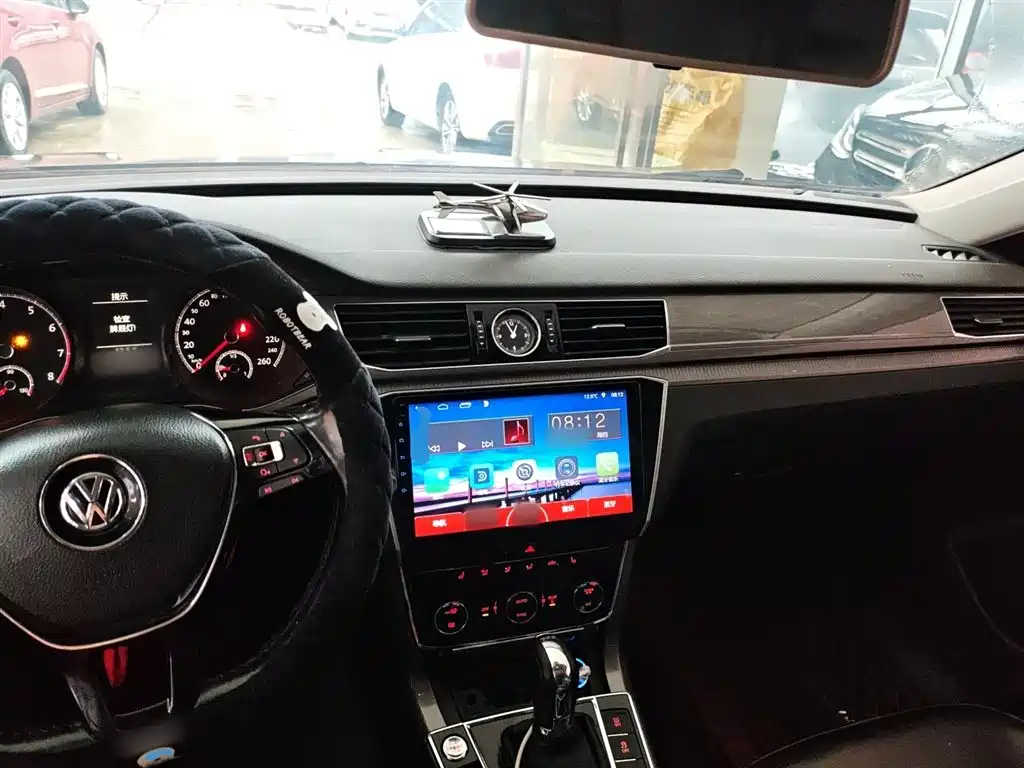 Volkswagen Passat 2017 280TSI DSG Prestige фото 10
