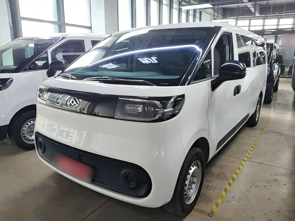 SAIC Maxus Dana V1 2025 2024 V1 Long Wheelbase Low Roof Multi-Purpose (62kWh)