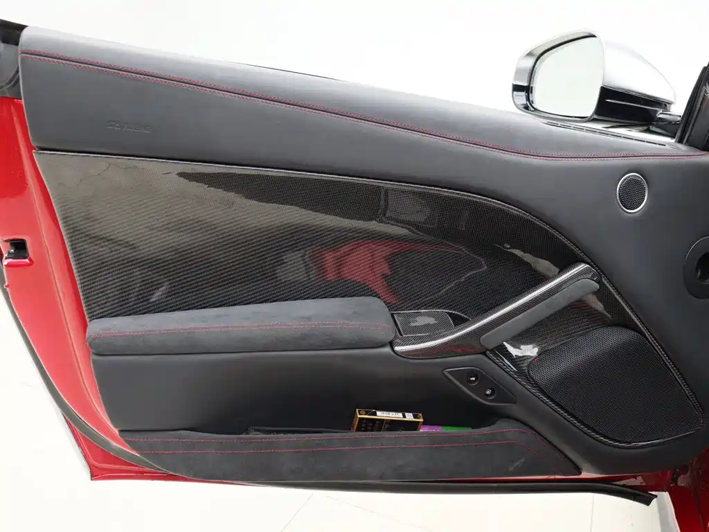 Photo 5 - Ferrari F12berlinetta