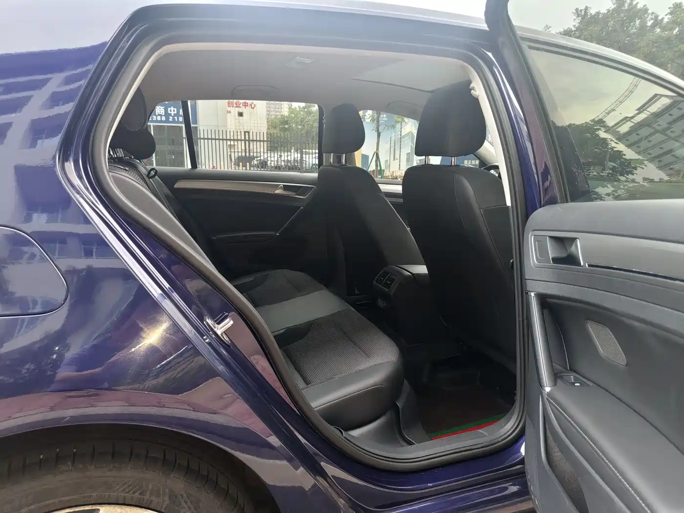 Volkswagen Golf 2020 Beloved Edition 280TSI DSG Comfort фото 22