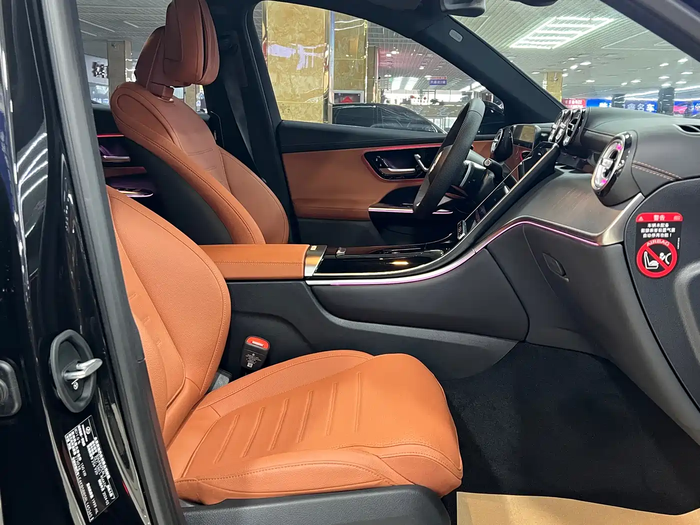 Mercedes-Benz GLC 2024 GLC 260 L 4MATIC Luxury 5-seater фото 12