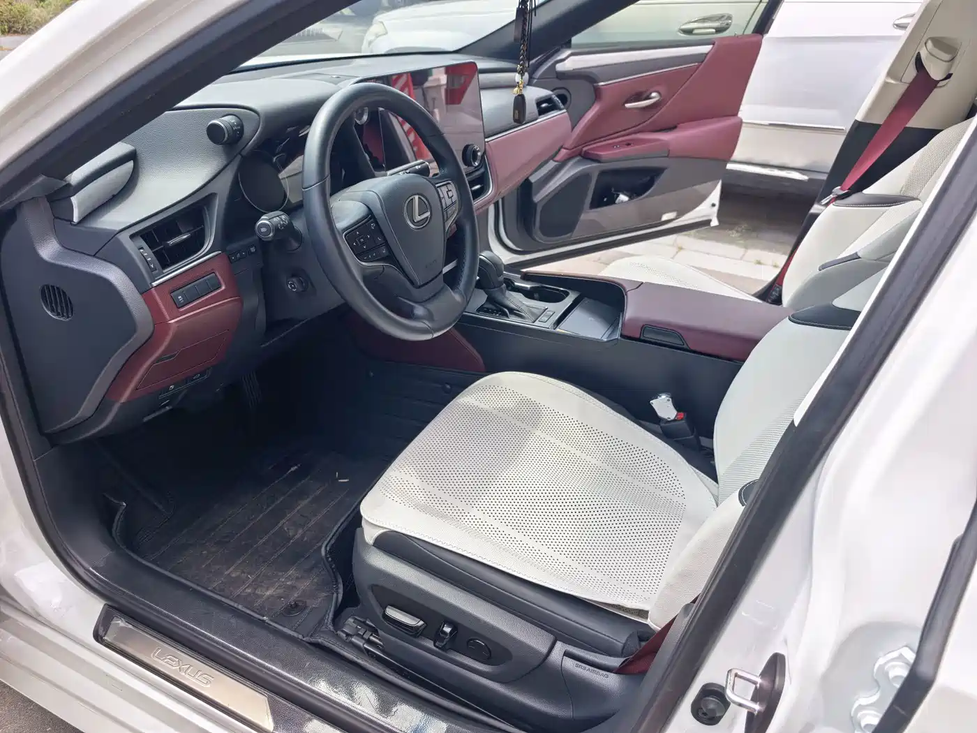 Lexus ES 2025 2025 200 Ultimate Edition