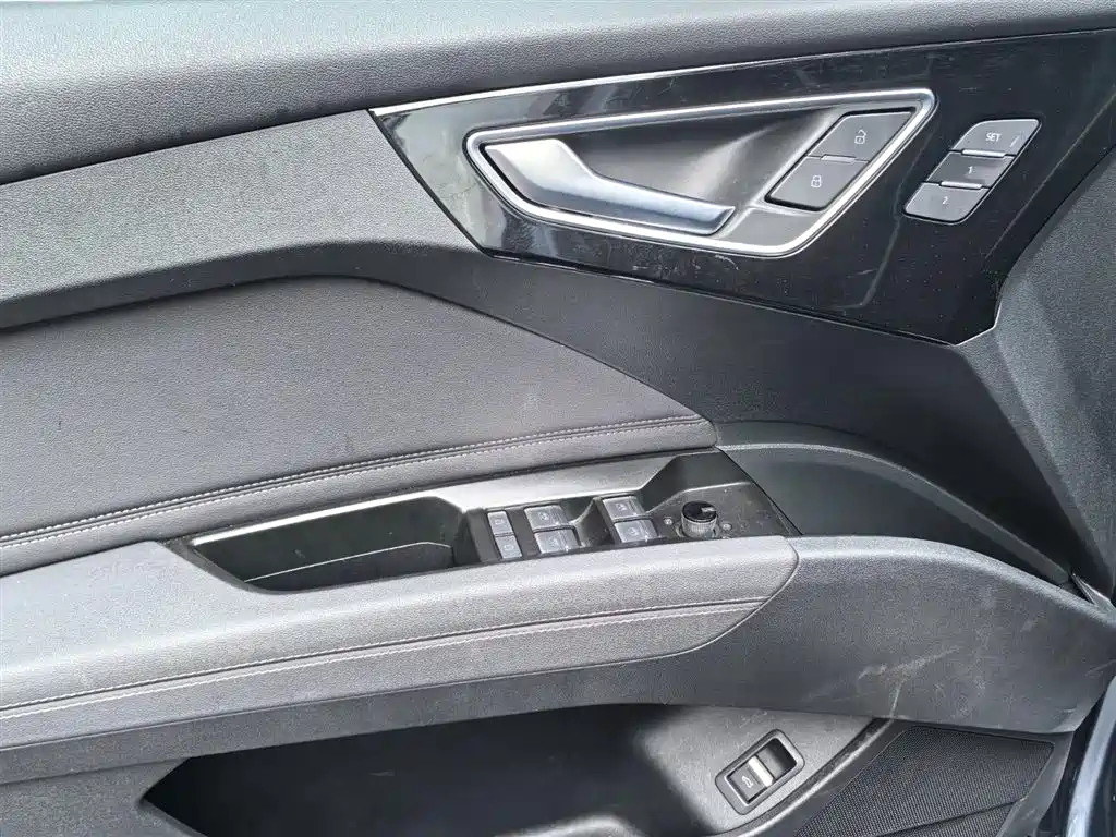 Audi Q4 e-tron 2023 2023 50 e-tron quattro Creation Edition