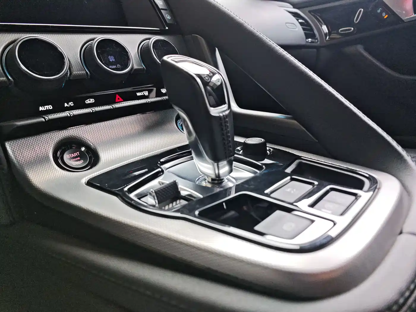 Jaguar F-TYPE 2016 3.0 SC Hardtop фото 17