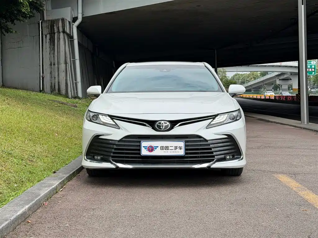 Toyota Camry 2023 2.0G Luxury Edition фото 2