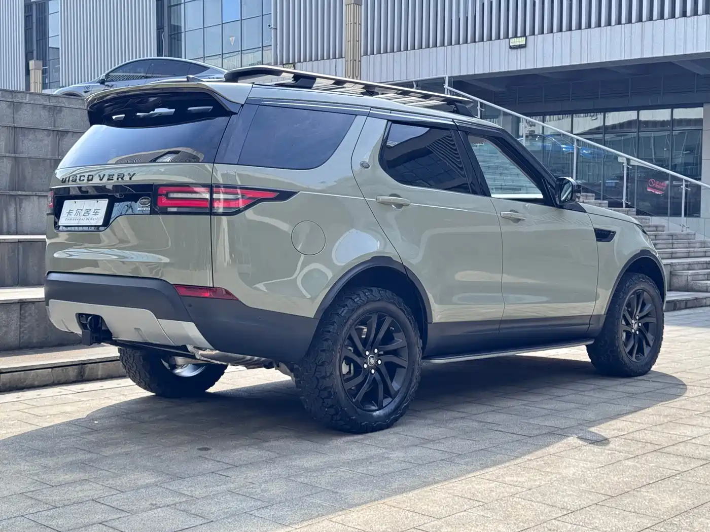 Land Rover Discovery 2019 3.0 SC V6 HSE фото 3